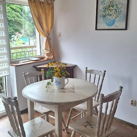 200m Od Plazy Apartment